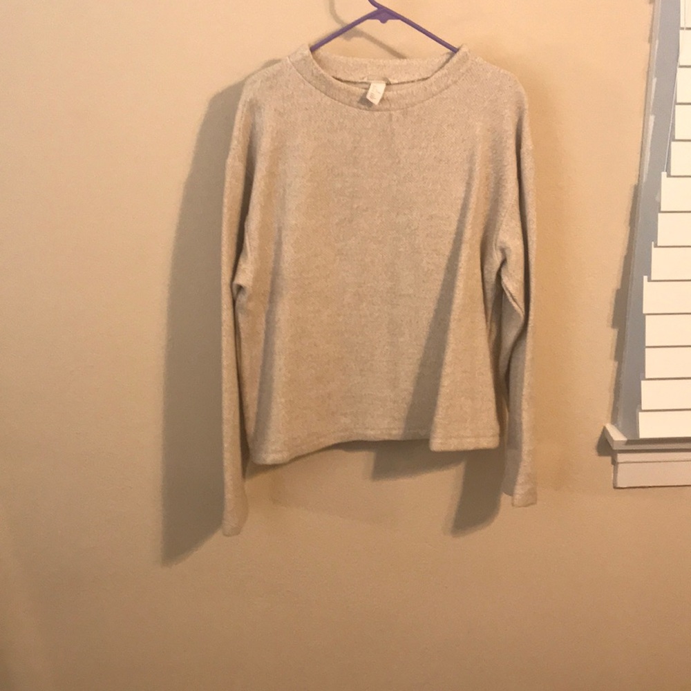 Sweater never worn